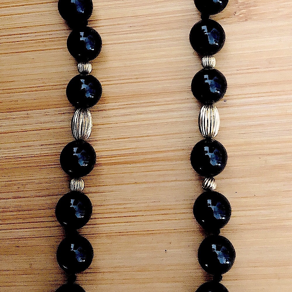 $185  Vintage 14K & Black Bead 30 Inch Estate Necklace - Picture 7 of 9